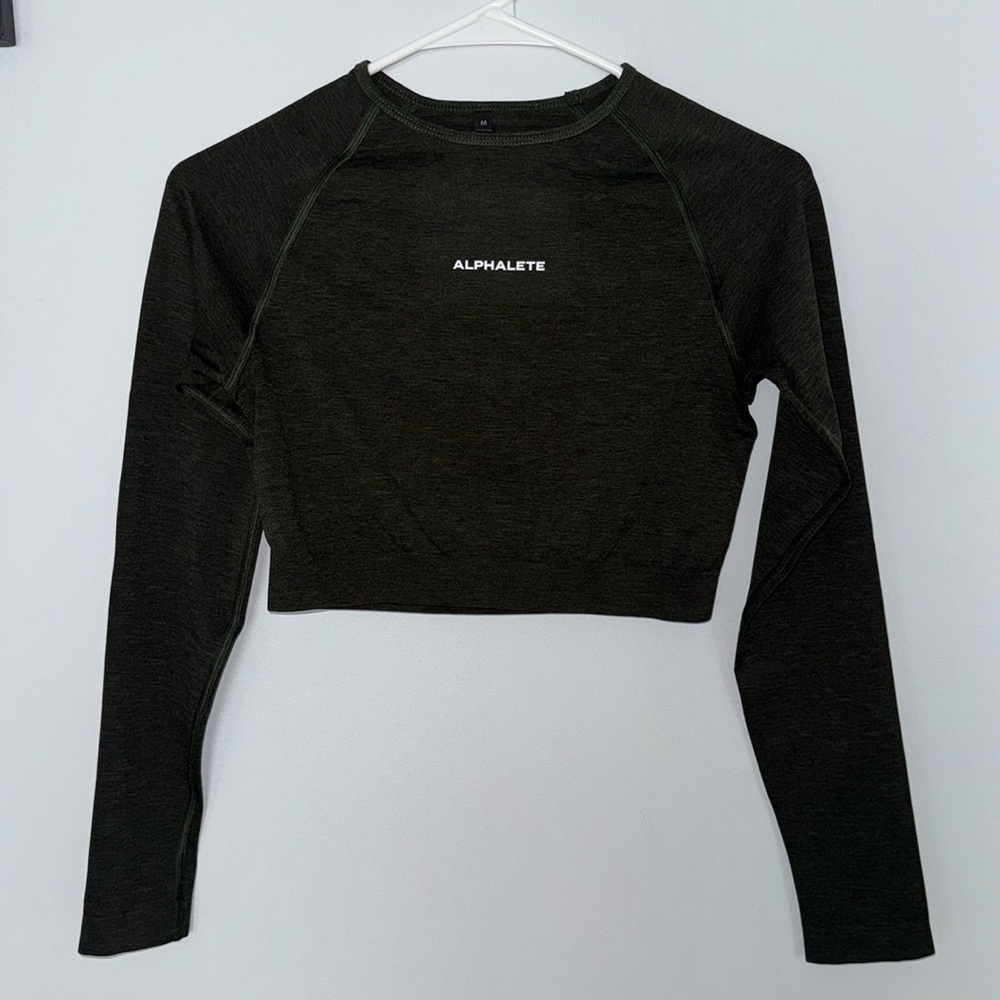 Alphalete Amplify Cropped Longsleeve - M